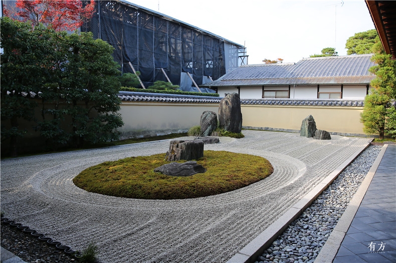 创建于1502年,是大德寺山内最古老的建筑物,拥有禅院的典型格局